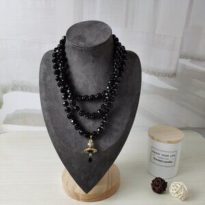 Vivienne Westwood Three Row Pearl Bas Relief Choker in gold (Brand New)